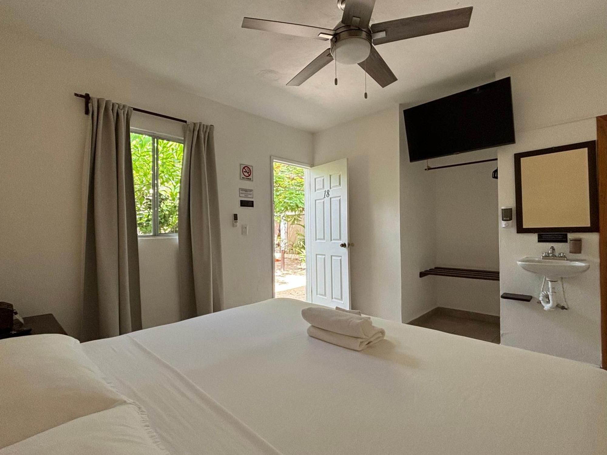La Diosa Kali Beach Front Hotel Isla Holbox 外观 照片